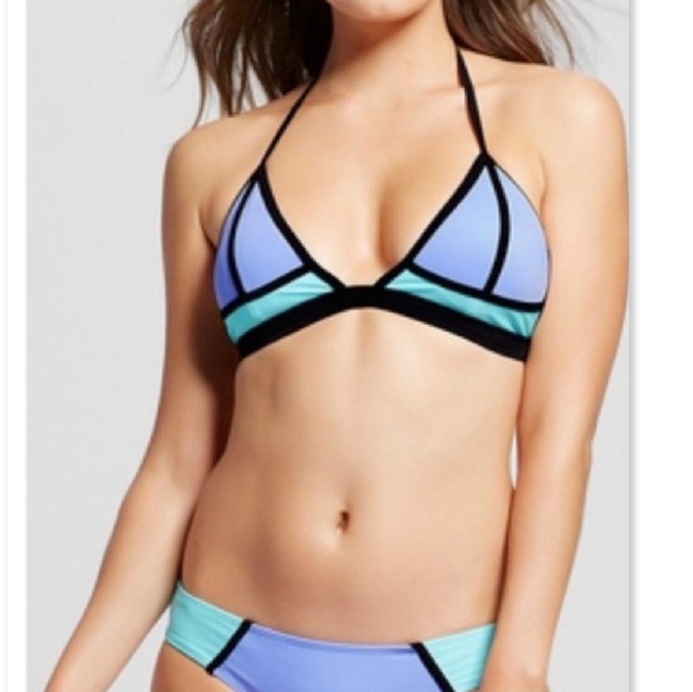 Triangle Colorblock String Bikini Top - Picture 7 of 12